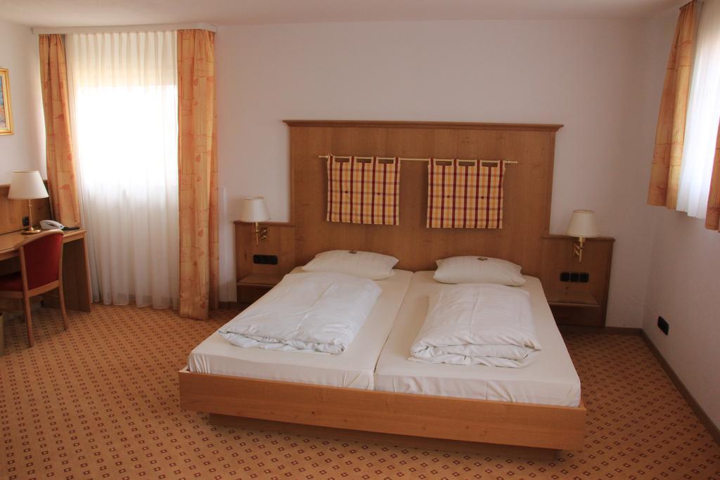 Hotel Am Schloss Darmstaedter Hof Bad Homburg vor der Höhe Rom bilde