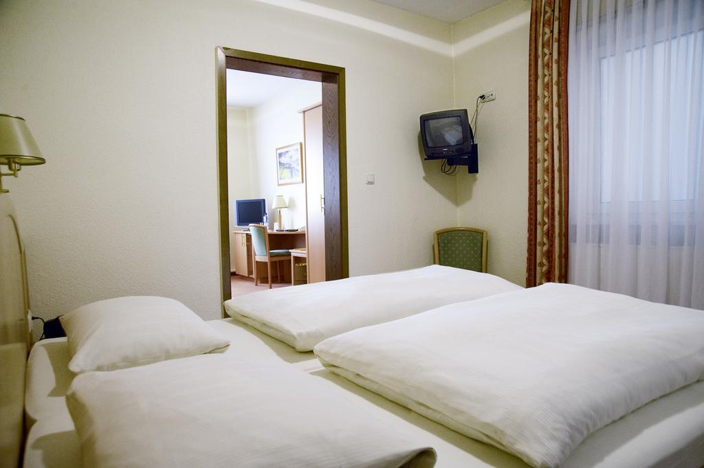Hotel Am Schloss Darmstaedter Hof Bad Homburg vor der Höhe Rom bilde